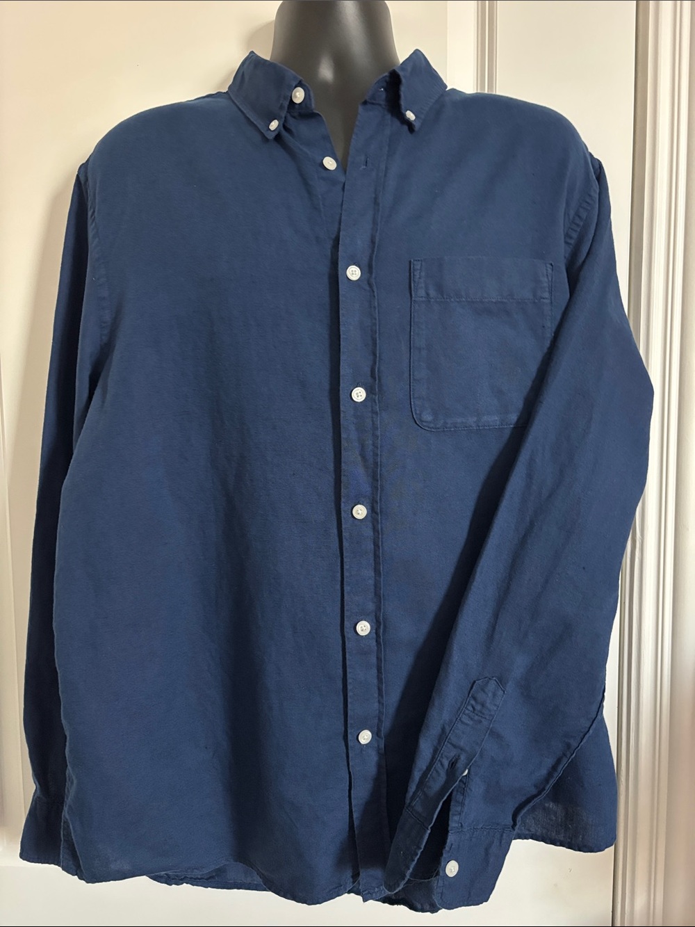 Zara Classic Navy Button-Down Men's Linen Shirt